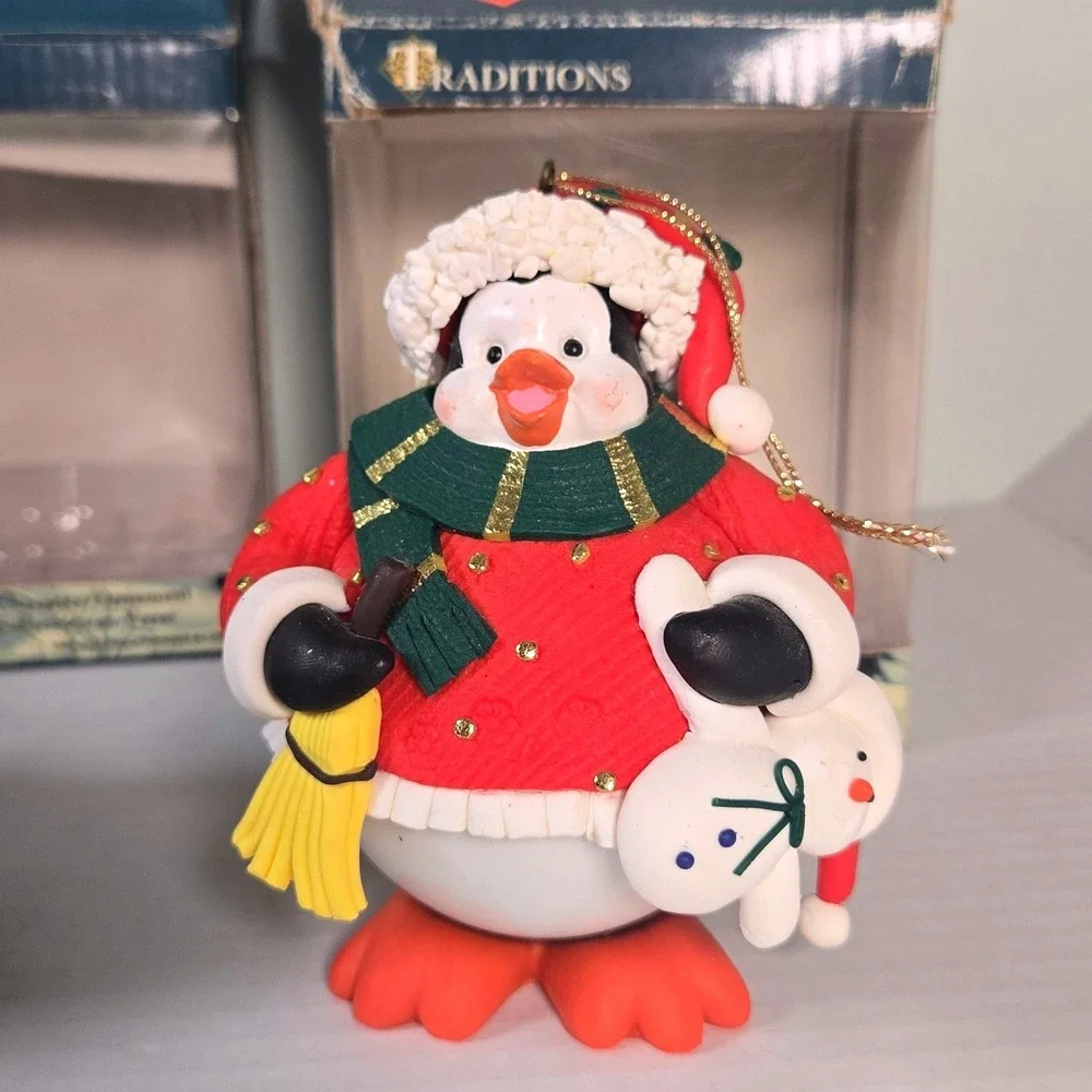 Traditions Collectible Christmas Ornaments 2‎ Penguin 1 cat Figure Set with Box